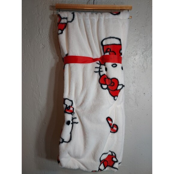 NWT Hello Kitty Faux Rabbit Fur Throw Blanket Christmas Candy Cane White 50*70 - Picture 2 of 2